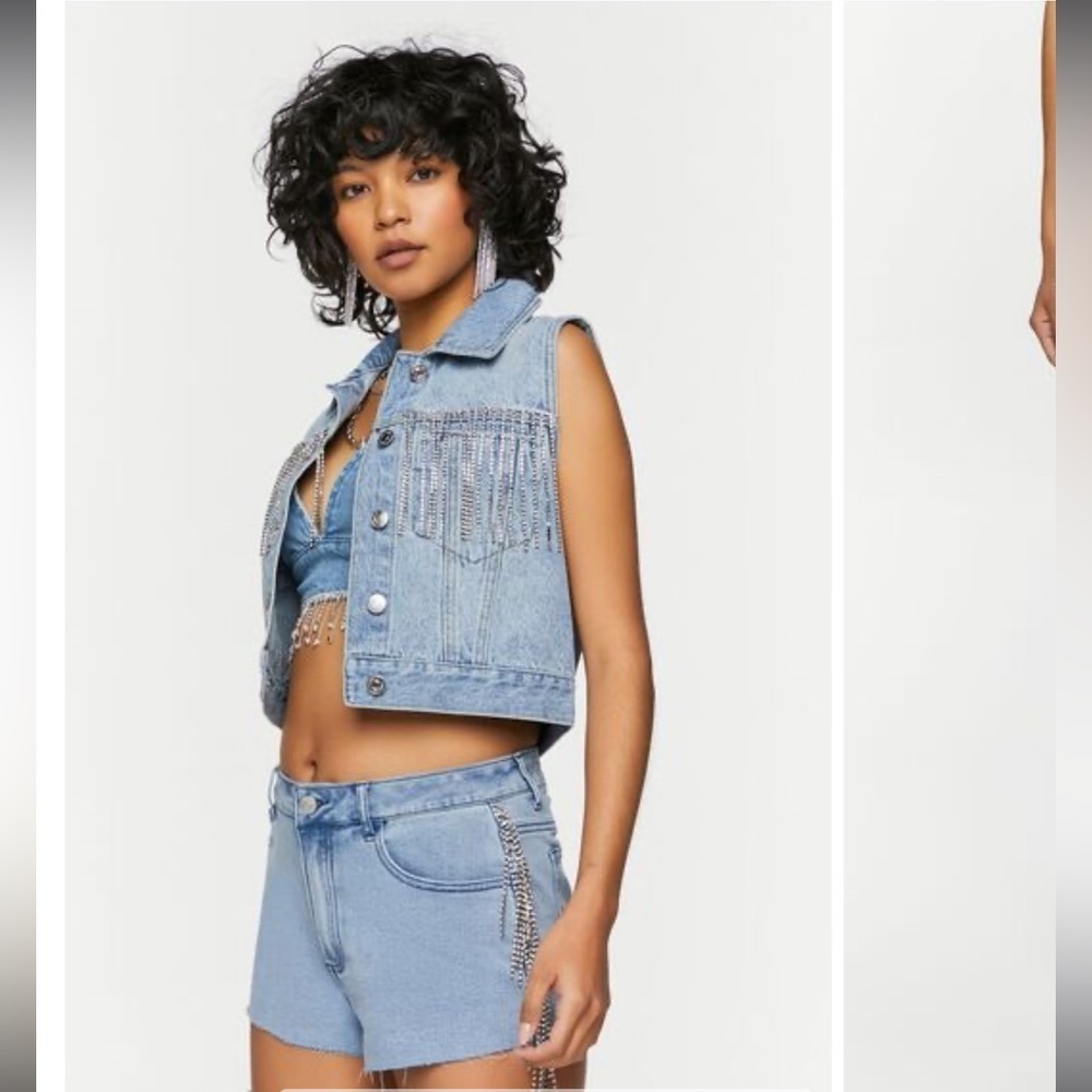 Forever 21 Rhinestone-Fringe Denim Shorts Size 26 🕶️